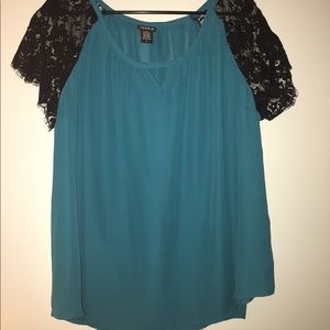 Torrid shirt with black lace sleeves